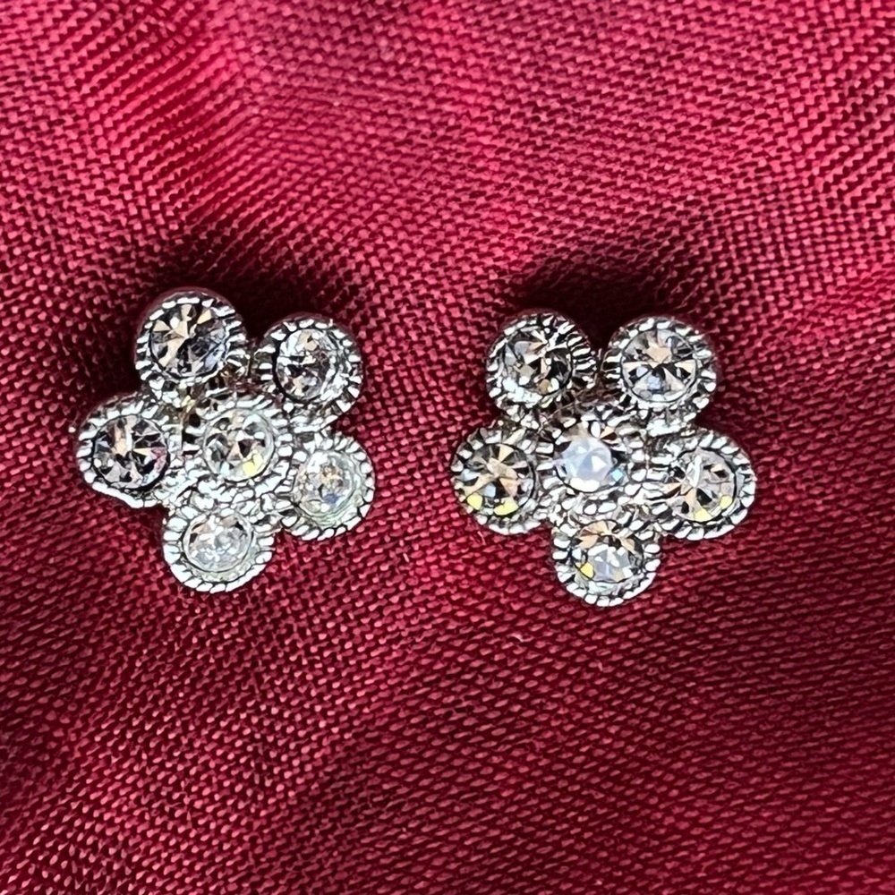 Daisy Flower Rhinestone Post Earrings - Picture 3 of 7